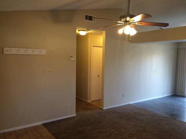 Building Photo - 4416 Silverwood Ln