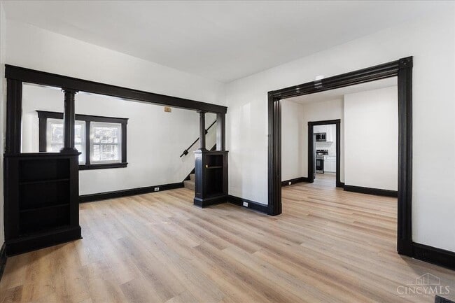 Building Photo - 5213 Kenwood Rd