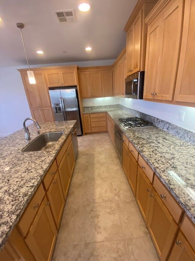 Building Photo - Charming 3-Bedroom House for Rent in Marin...