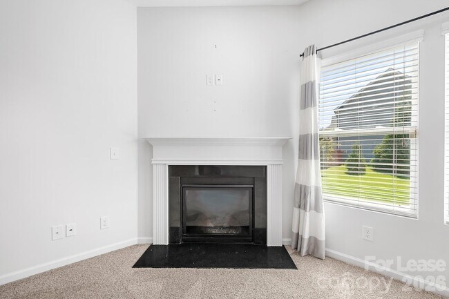 Building Photo - 2059 Blue Iris Dr
