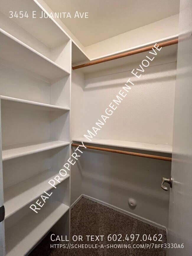 Building Photo - Lovely Gilbert Home!