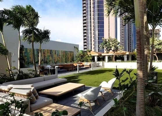 Lawn - 600 Ala Moana Blvd