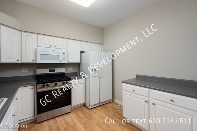 Building Photo - 712 Blossom Ct