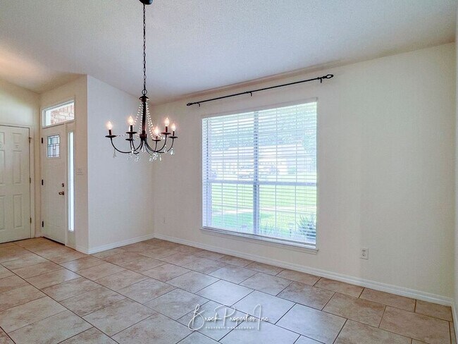 Building Photo - 2511 Southern Oaks Dr