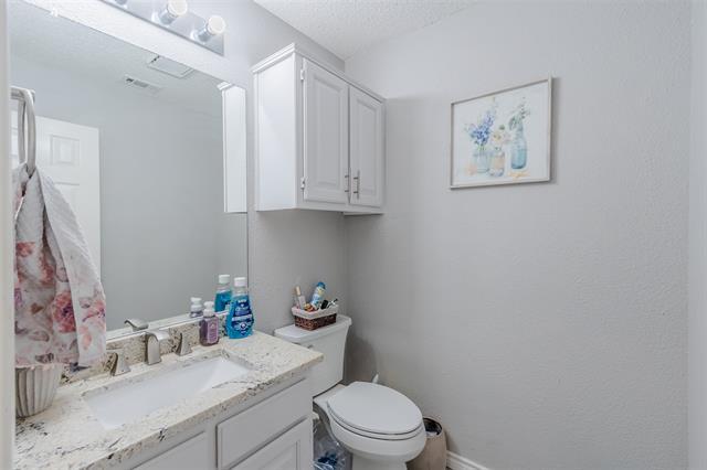 Building Photo - 4210 Oak Mt Dr