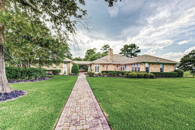 Building Photo - 1548 Virgie Community Rd