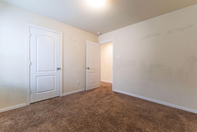 Building Photo - 11413 Hackmatack Way