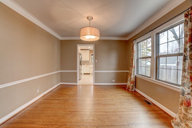 Building Photo - 1208 S New Haven Ave