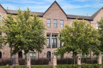 Building Photo - 9520 London Bridge Station