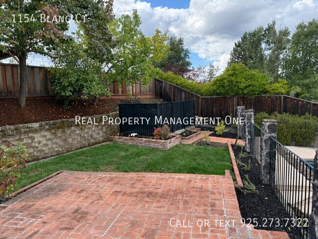 Building Photo - 1154 Blanc Ct