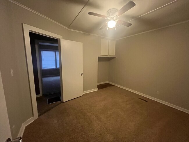 Building Photo - 117 Roosevelt Cir