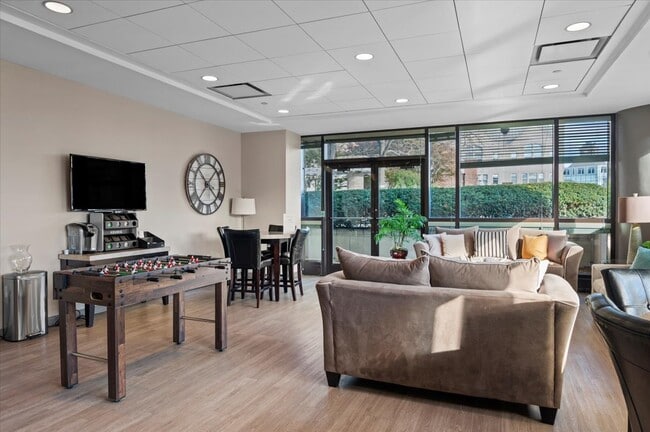 Building Photo - 127 Greyrock Pl