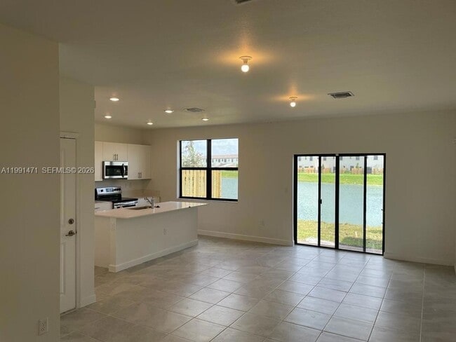 Building Photo - 10013 SW 231st Ln