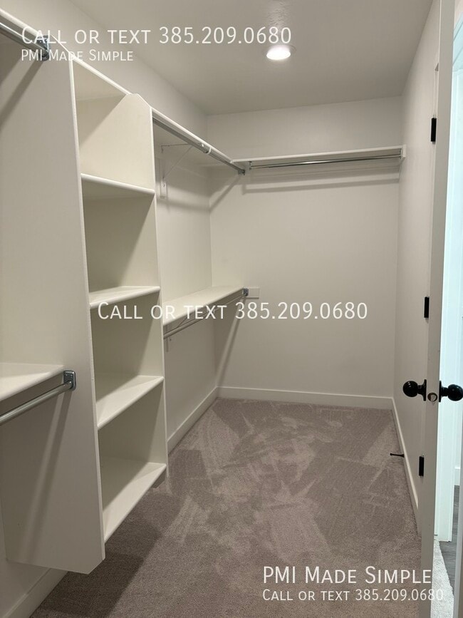 Building Photo - 4140 W Holbrook Way