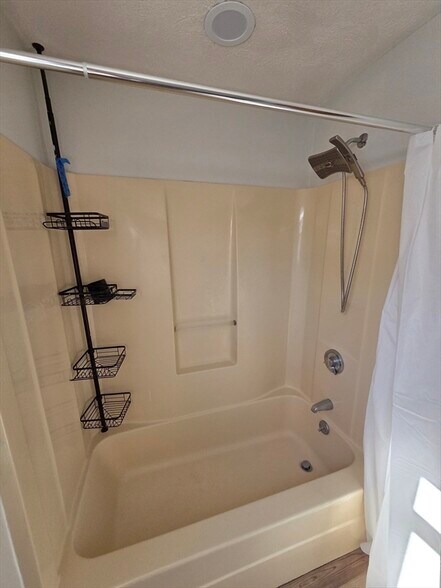 Building Photo - 15 Bowman St