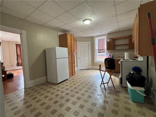 Building Photo - 209 S Wade Ave