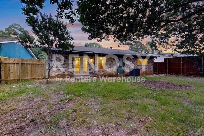 Building Photo - Completely Refreshed Arlington Home