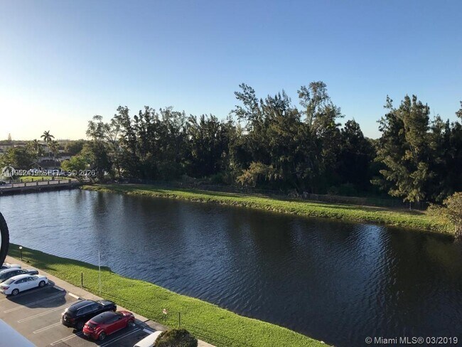 Building Photo - 16465 NE 22nd Ave