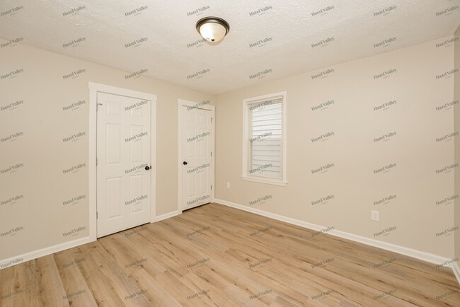 Building Photo - 2915 Colburn Ave