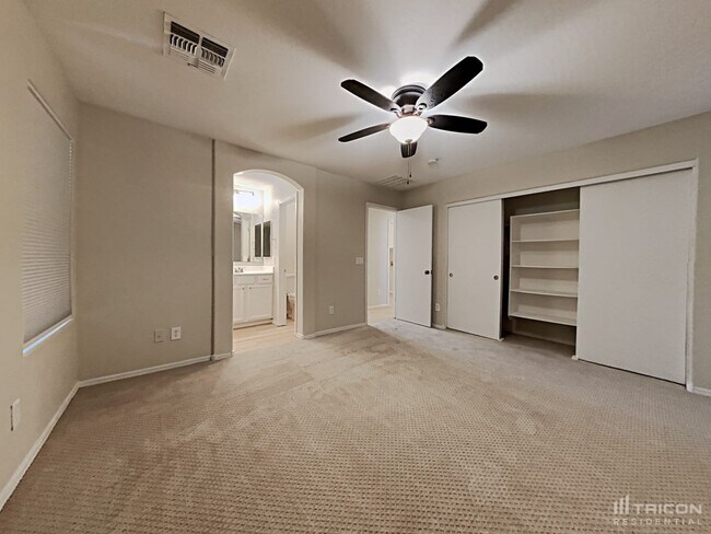 Building Photo - 2013 S 86th Dr