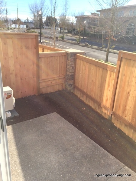 Building Photo - Newer Sherwood 3bd, 2.5ba Townhouse. Has A...
