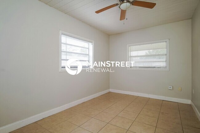 Building Photo - 3 Bedroom Pet-Friendly Home in Orlando, FL with Main Street Renewal