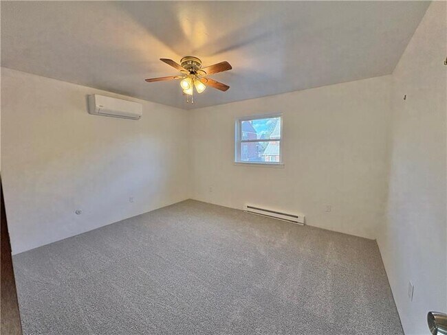 Building Photo - 927 Vance Ave