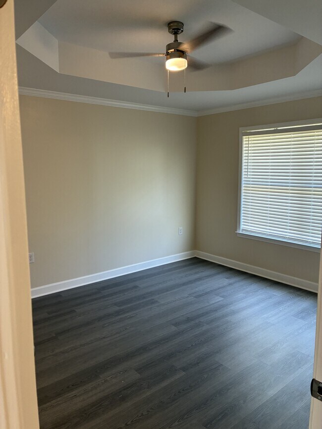 Building Photo - 1041 Hubbard St