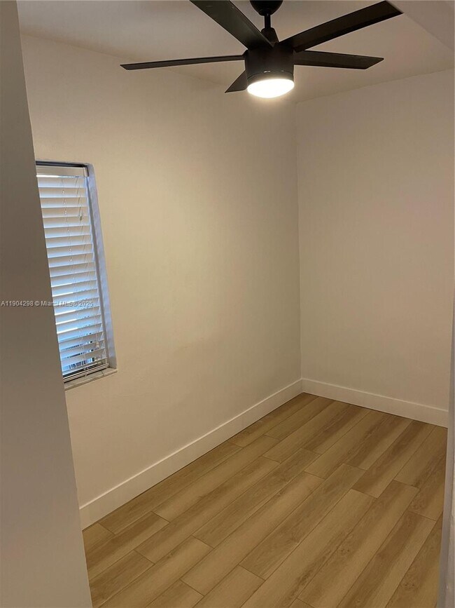 Building Photo - 2271 SW 25th St