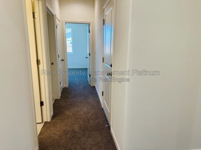 Building Photo - 1477 Las Rosas Ave