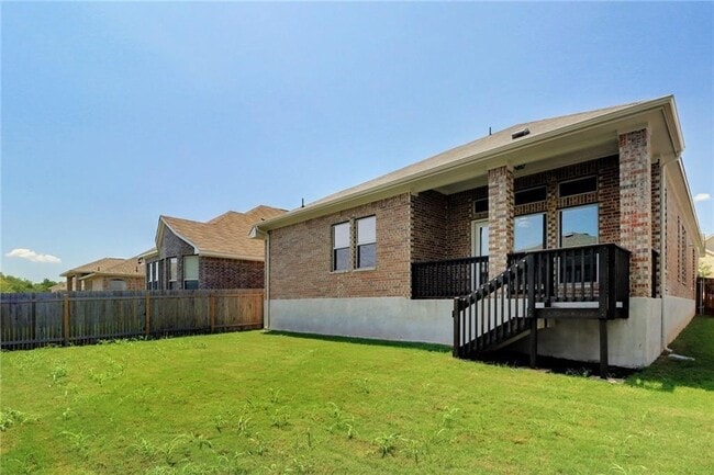 Building Photo - 624 Peregrine Way