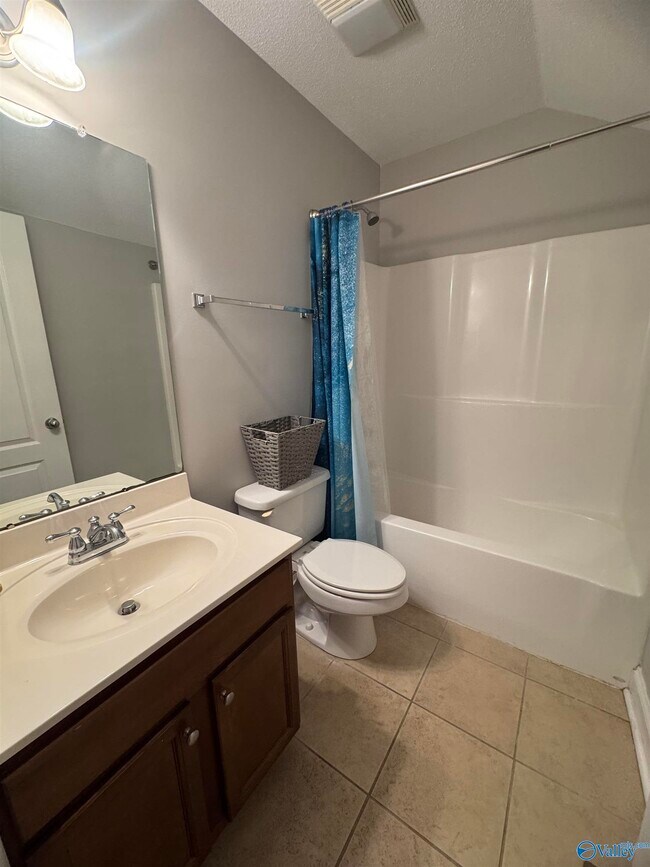 Building Photo - 468 Shamrock Dr