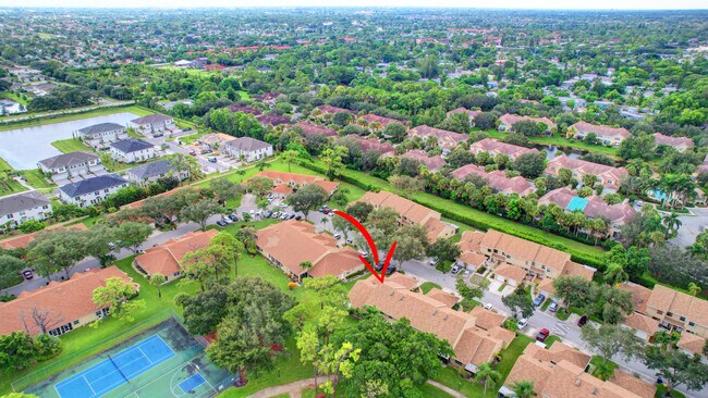 Building Photo - 1105 Maplewood Dr