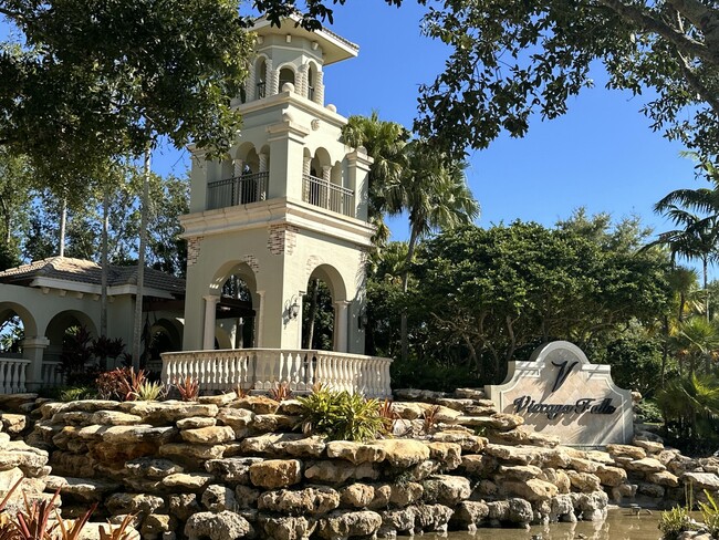 Building Photo - 1452 NW Leonardo Cir