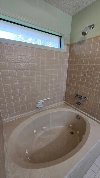 Building Photo - 1388 Hardwood Trl