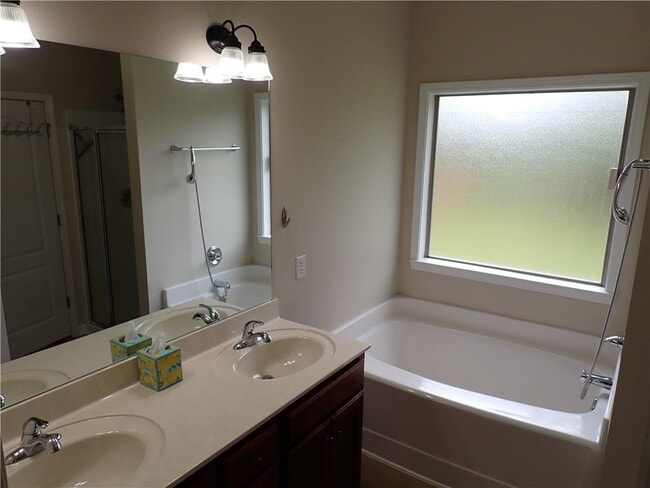 Building Photo - 3861 Branford Ct