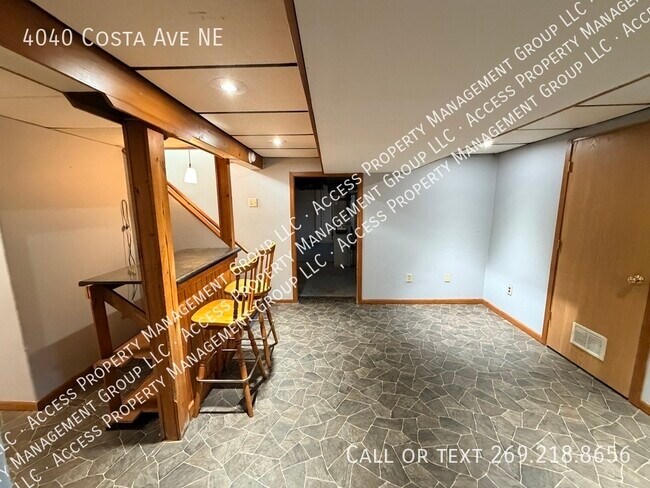 Building Photo - 4040 Costa Ave NE