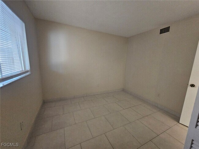 Building Photo - 4030 Coronado Pkwy