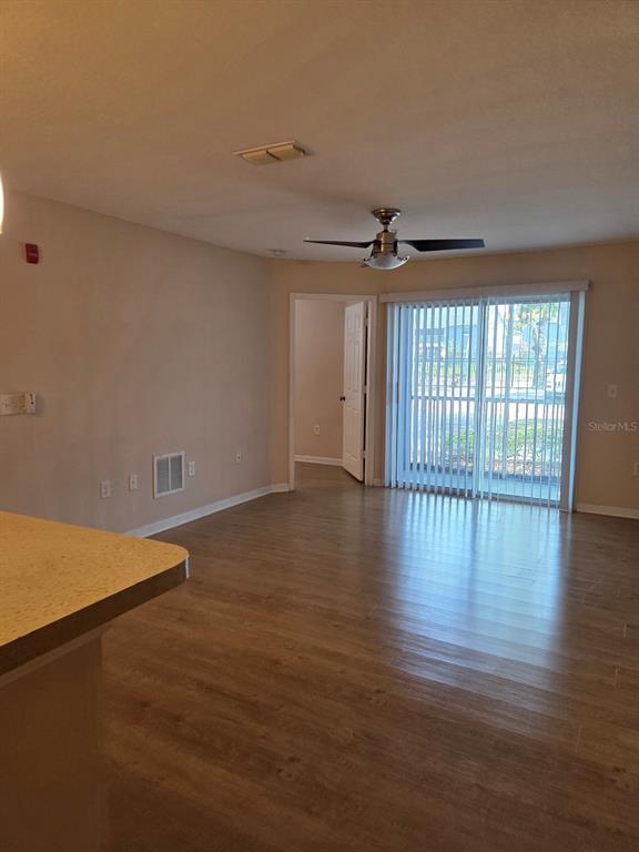 Building Photo - 5824 Lake Pointe Village Cir