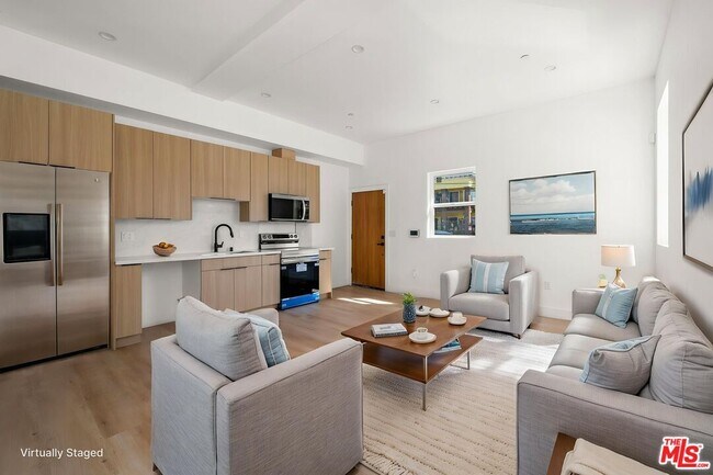 Building Photo - 1933 Magnolia Ave