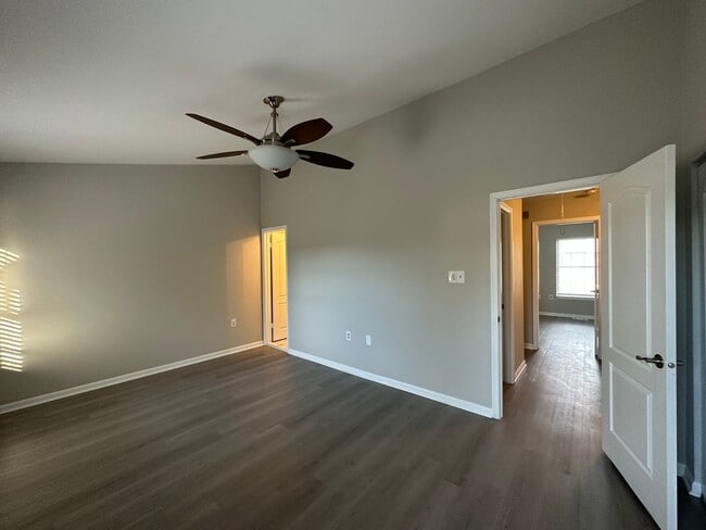 Building Photo - Charming 3 Bedroom/2.5 Bathroom Townhome with Attached Garage in Reisterstown, MD!