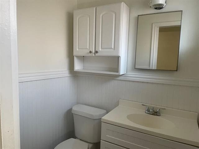 Building Photo - 1838 Kent Dr