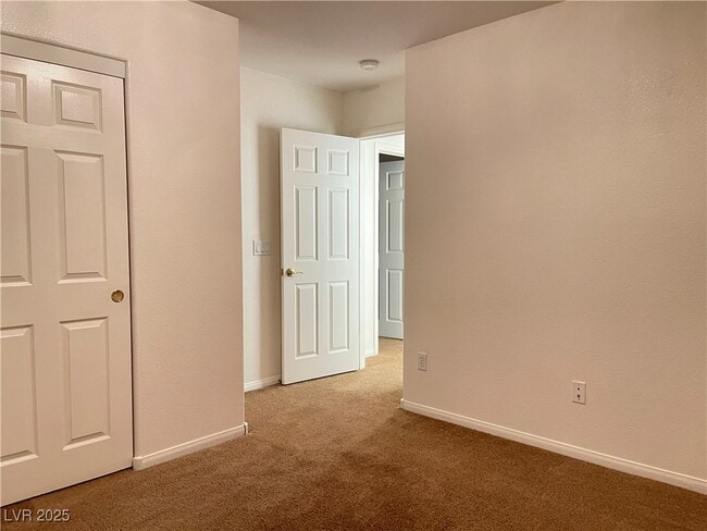 Building Photo - 10984 Fishers Island St