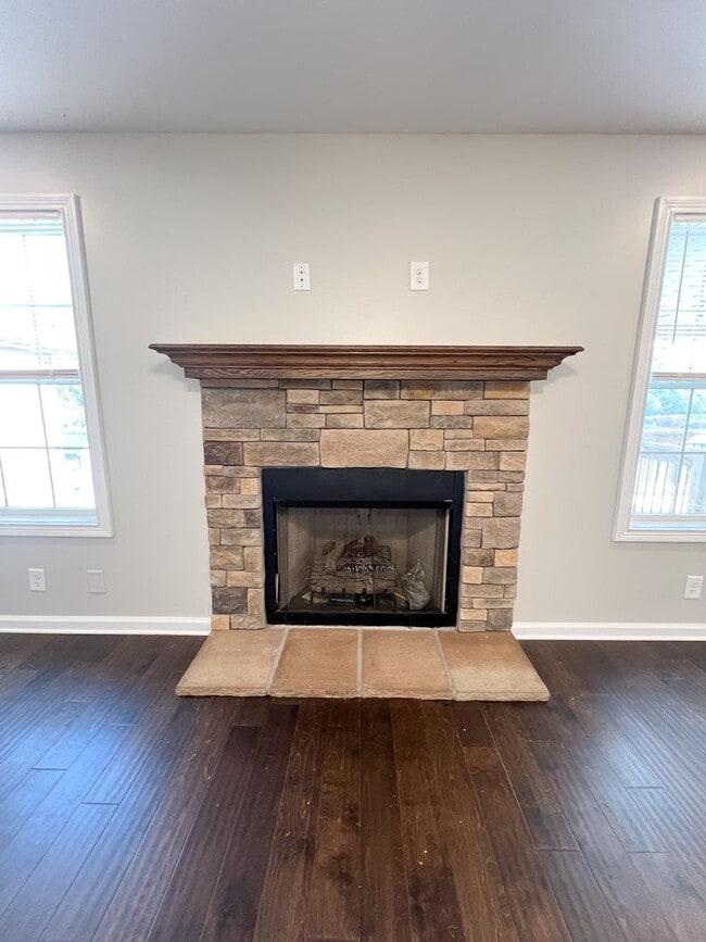 Building Photo - Must See-Stunning 5-Bedroom Home in 37043!!