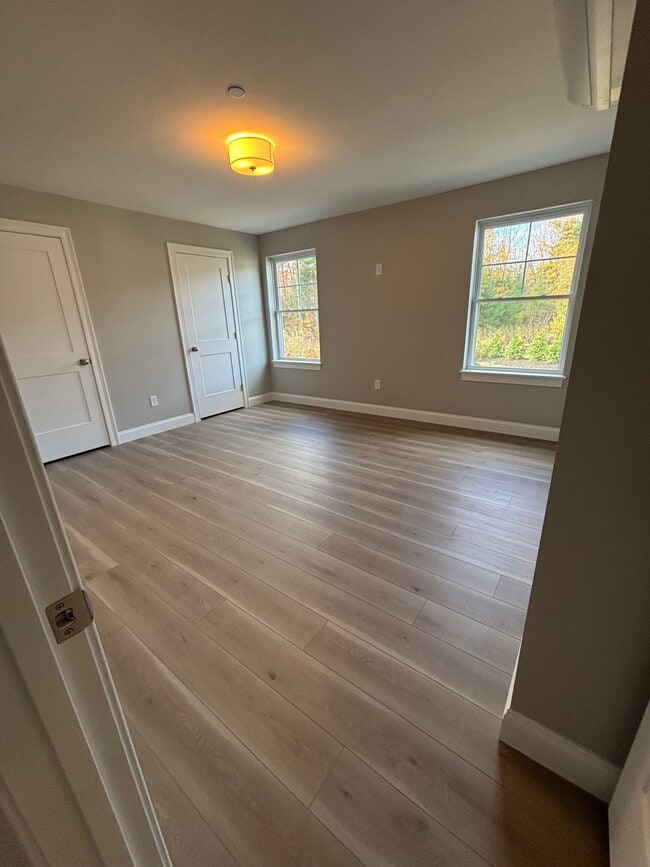 master bedroom - 102 Sycamore Ln