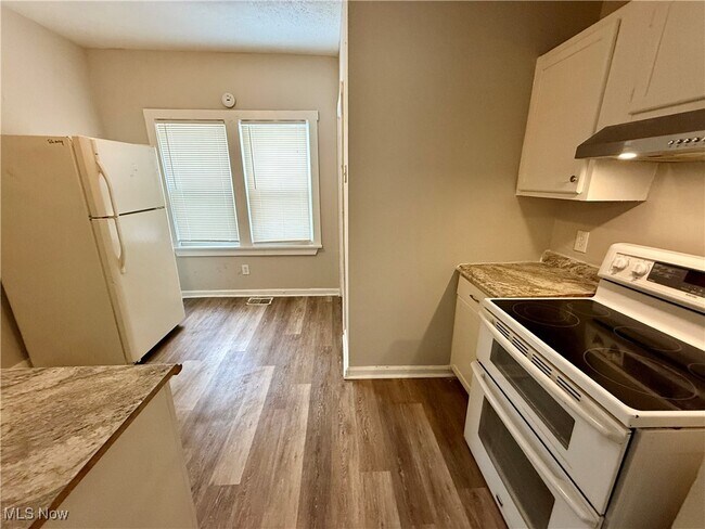 Building Photo - 13512 Edgewood Ave