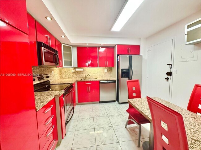 Building Photo - 250 174th St