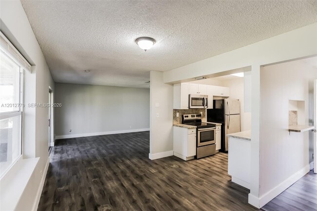 Building Photo - 7801 SW 6th Ct