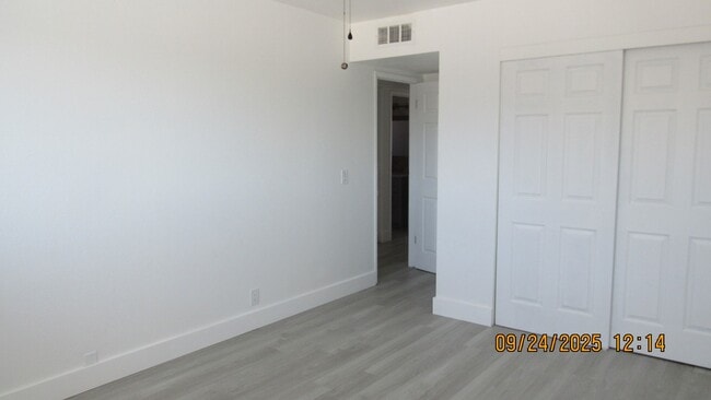 Building Photo - 3 bedroom 2 bathroom with Solar!!!!