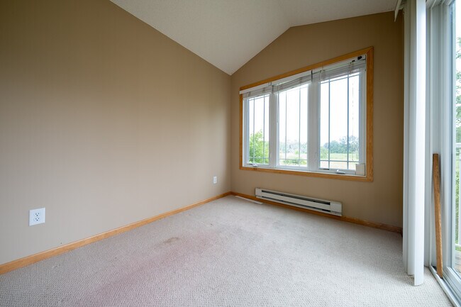 Building Photo - 4989 Archer Ln N